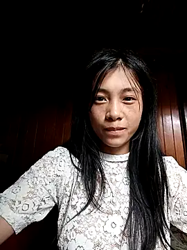 Snapshot of EmLy02 chatting on 09.28.25 EmLy02 online show from 09.28.25