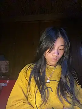 Snapshot of EmLy02 chatting on 10.08.25 EmLy02 online show from 10.08.25