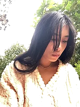 Snapshot of EmLy02 chatting on 10.24.25 EmLy02 online show from 10.24.25