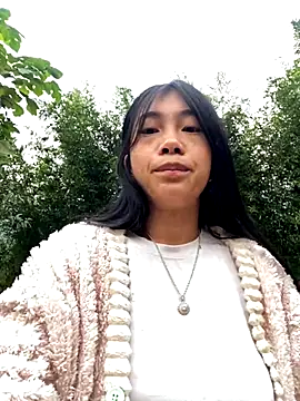 Snapshot of EmLy02 chatting on 10.30.25 EmLy02 online show from 10.30.25