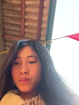 EmLy02 online show from 01.13.26