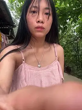 EmLy02 online show from 03.29.26