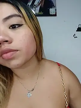 Snapshot of Emily__Hott chatting on 07.02.26 Emily Hott online show from 07.02.26