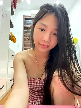 Snapshot of Miumieu chatting on 11.09.25 Miumieu online show from 11.09.25