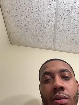 Kingstrokezxx online show from 12.04.25