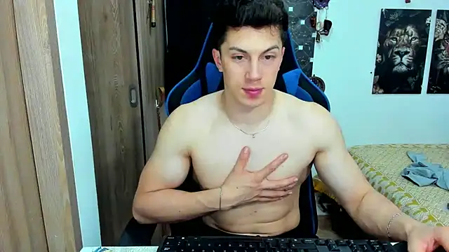 Snapshot of javiersexymann chatting on 12.18.24 javiersexymann online show from 12.18.24