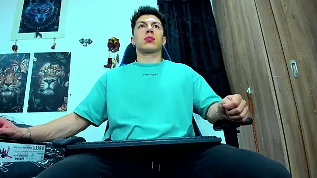 Snapshot of javiersexymann chatting on 03.21.25 javiersexymann online show from 03.21.25