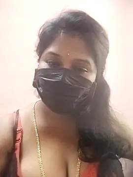 Snapshot of chaitara-reddy chatting on 10.13.25 chaitara-reddy online show from 10.13.25