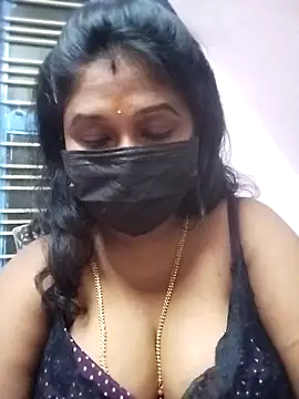 Snapshot of chaitara-reddy chatting on 10.22.25 chaitara-reddy online show from 10.22.25