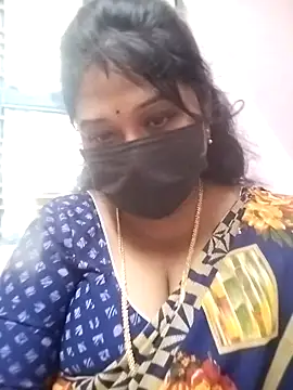 Snapshot of chaitara-reddy chatting on 10.28.25 chaitara-reddy online show from 10.28.25