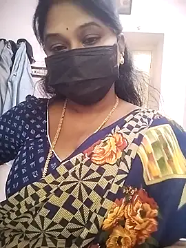 Snapshot of chaitara-reddy chatting on 11.15.25 chaitara-reddy online show from 11.15.25