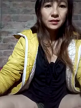 Snapshot of Mini3333 chatting on 12.22.25 Mini3333 online show from 12.22.25