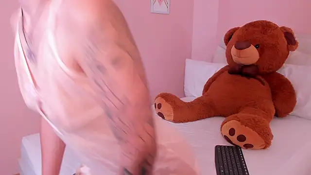 mae lyra online show from 09.23.25