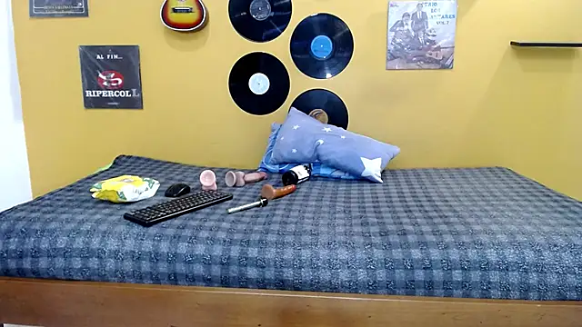 skinnyverus18 online show from 02.19.26