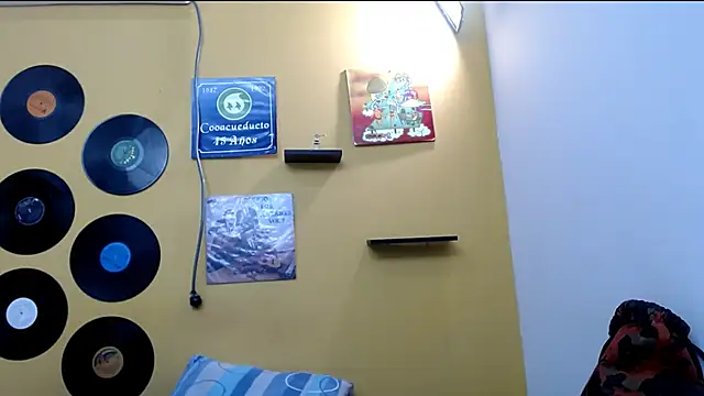 skinnyverus18 online show from 05.13.26