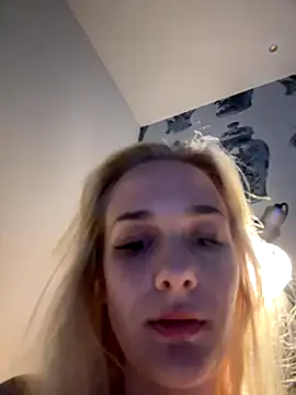 DaryaDoll online show from 09.28.25