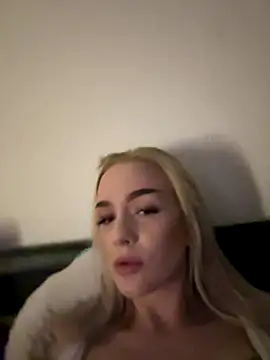 DaryaDoll online show from 11.26.25