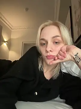 DaryaDoll online show from 11.30.25