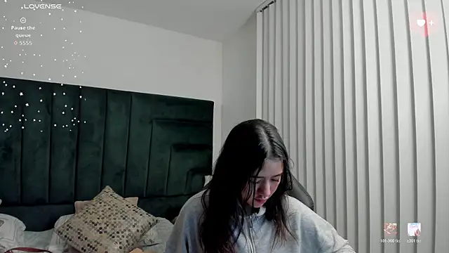 SaraWagner  online show from 05.19.26