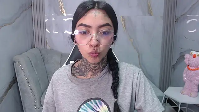 Snapshot of Ashley_Blum_v chatting on 09.24.25 Ashley Blum v online show from 09.24.25