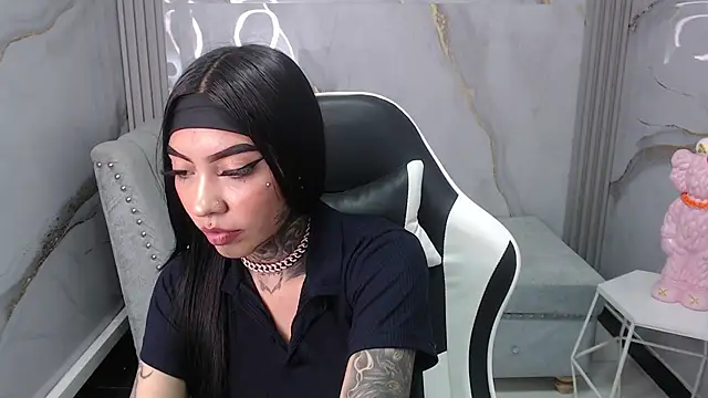 Snapshot of Ashley_Blum_v chatting on 10.11.25 Ashley Blum v online show from 10.11.25