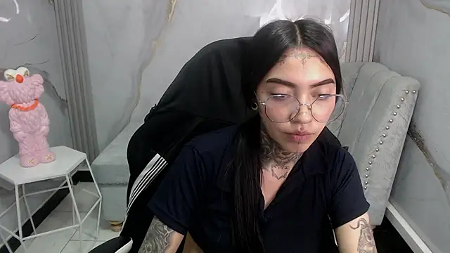 Snapshot of Ashley_Blum_v chatting on 10.25.25 Ashley Blum v online show from 10.25.25