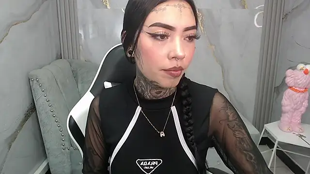 Snapshot of Ashley_Blum_v chatting on 11.20.25 Ashley Blum v online show from 11.20.25