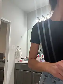 Snapshot of bbgurlnickii chatting on 09.24.25 bbgurlnickii online show from 09.24.25