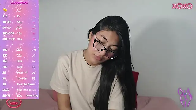 Snapshot of Allison_19__ chatting on 10.17.25 Allison 19 online show from 10.17.25