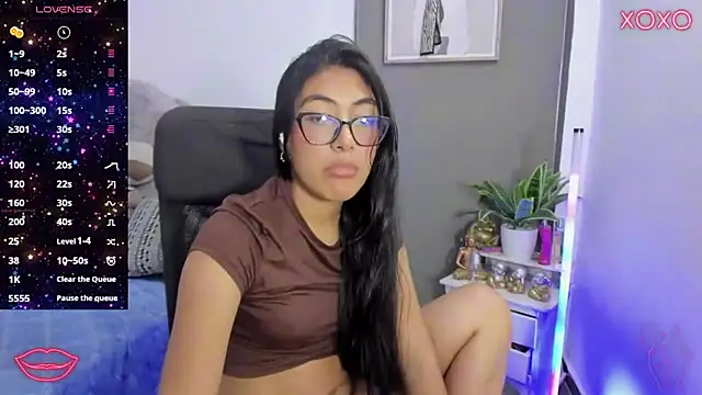 Snapshot of Allison_19__ chatting on 11.20.25 Allison 19 online show from 11.20.25