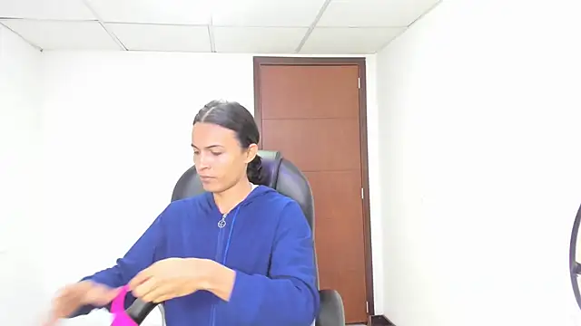 Aisha hotts777 online show from 02.26.26