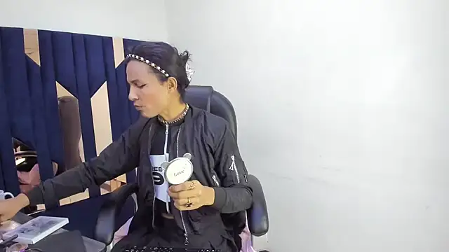 Aisha hotts777 online show from 04.21.26