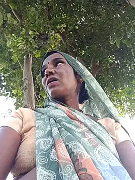 Snapshot of Pinky12A chatting on 10.05.25 Pinky12A online show from 10.05.25