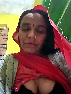 Snapshot of Pinky12A chatting on 11.18.25 Pinky12A online show from 11.18.25