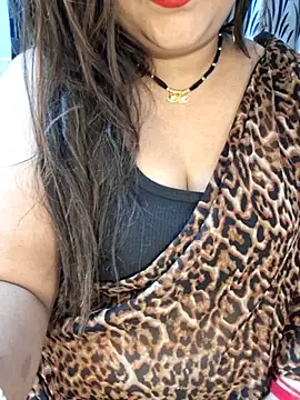 Snapshot of indian-hotmilfs chatting on 10.04.25 indian-hotmilfs online show from 10.04.25