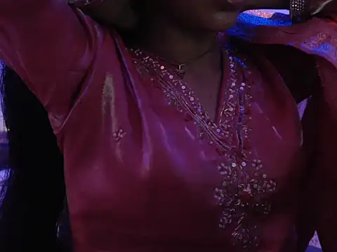 Snapshot of snow_white123 chatting on 10.19.25 snow white123 online show from 10.19.25