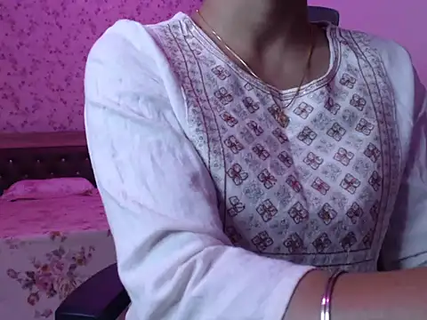 Snapshot of snow_white123 chatting on 11.22.25 snow white123 online show from 11.22.25