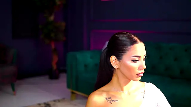 Snapshot of SiennaRuh chatting on 09.20.25 SiennaRuh online show from 09.20.25