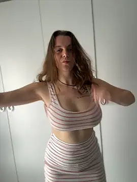 TenderLaGlamor online show from 10.11.25