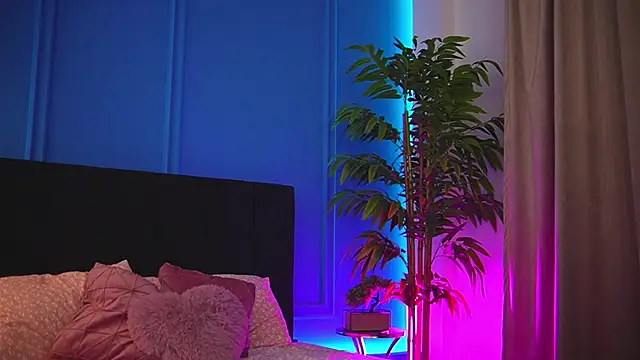 alexxisrae online show from 12.04.25