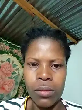 Snapshot of Caramelchick01 chatting on 10.20.25 Caramelchick01 online show from 10.20.25