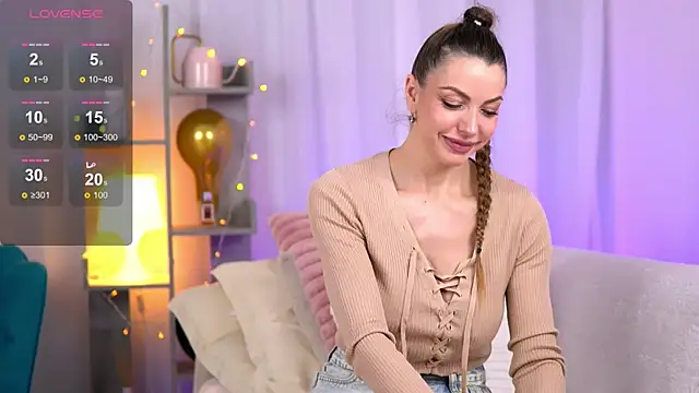 Snapshot of RebeccaRese chatting on 11.13.25 RebeccaRese online show from 11.13.25