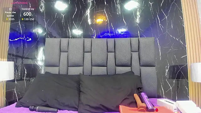 BustyGlow online show from 01.17.26