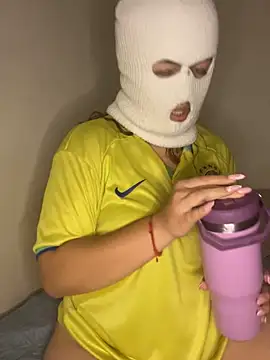 Snapshot of destiny69col chatting on 09.28.25 destiny69col online show from 09.28.25