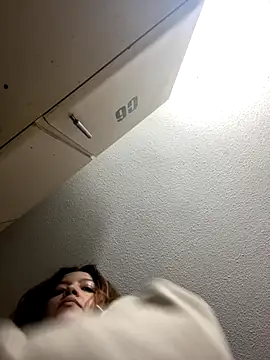 Snapshot of destiny69col chatting on 10.15.25 destiny69col online show from 10.15.25