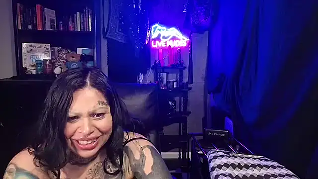 chicanachic13 online show from 02.28.26