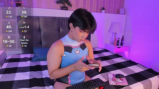 Creamy Angelo online show from 09.17.25