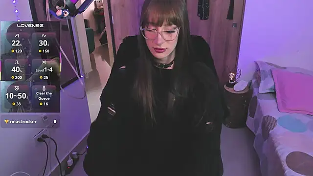 starrraura online show from 12.22.25