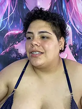 Snapshot of Hailey_Curvy chatting on 05.17.26 Hailey Curvy online show from 05.17.26
