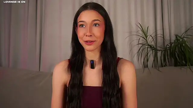 Snapshot of EviaRabasca chatting on 11.24.25 EviaRabasca online show from 11.24.25